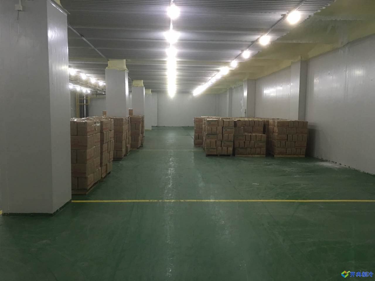 开冉制冷为上?？突Ы?000平冷藏库外景图