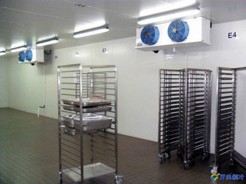 上?？街评湮侄突Ыǖ?00平方米双温餐饮冷库案例
